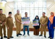 Pemkot Pariaman Salurkan Modal Usaha bagi Korban Bencana Hidrometeorologi
