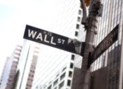 Wall Street Melemah Seiring Penurunan Saham Sektor Teknologi