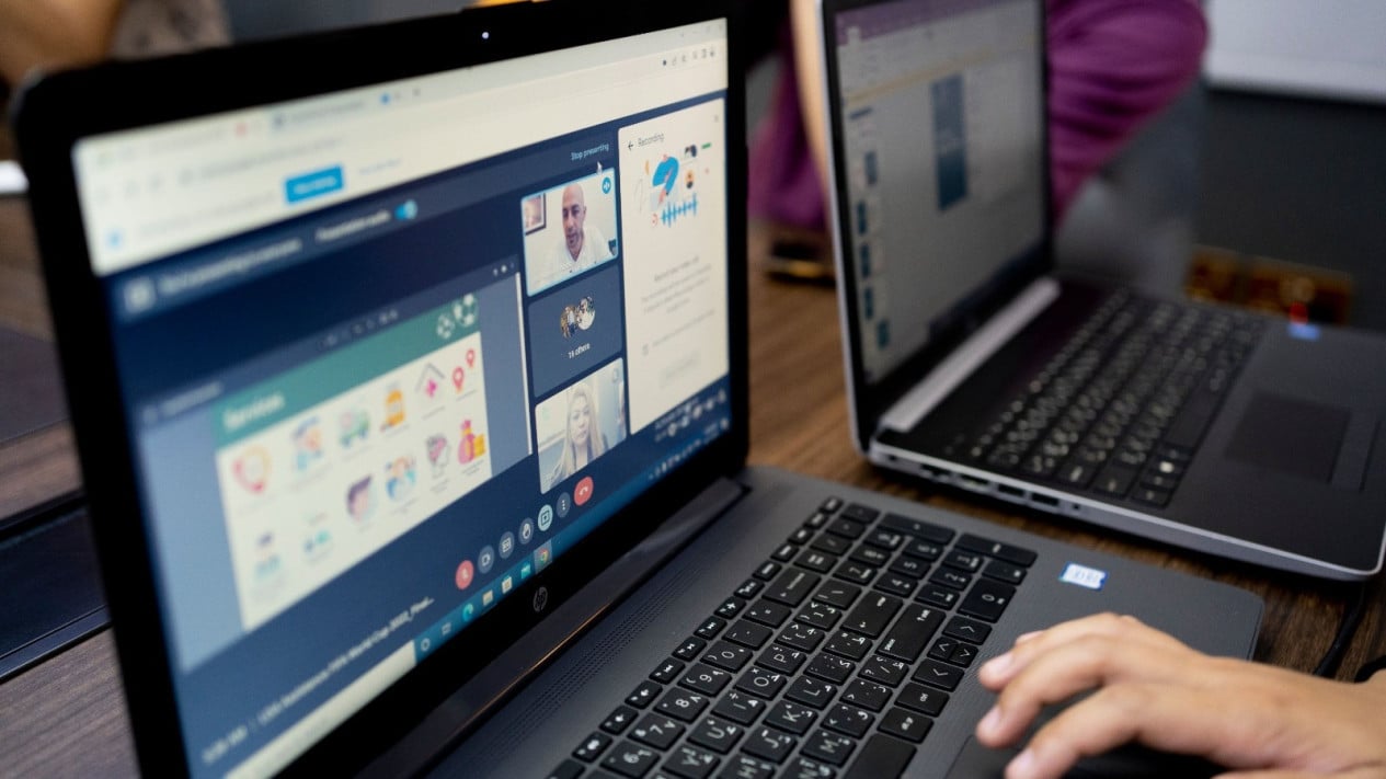 3-laptop-murah-untuk-guru-di-kelas-rp3-jutaan:-cocok-dipakai-zoom,-microsoft-office,-dan-google-classroom