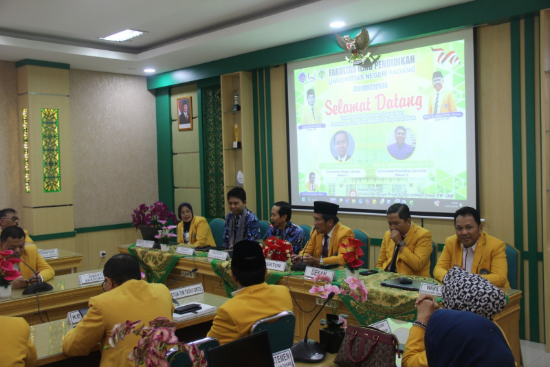 langkah-strategis-menuju-reputasi-global:-s3-pendidikan-dasar-unp-jalani-asesmen-lapangan
