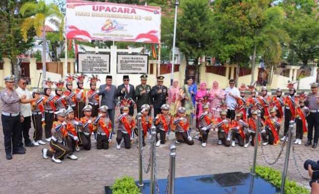 potcil-binaan-sarlantas-polres-pessel-tampil-memukau,-semarakan-hari-bhayangkara-ke-80
