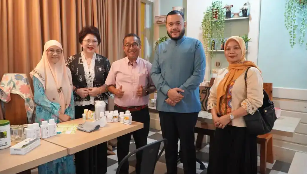 tingkatkan-derajat-kesehatan-masyarakat,-pemko-padang-gandeng-amway-gelar-edukasi
