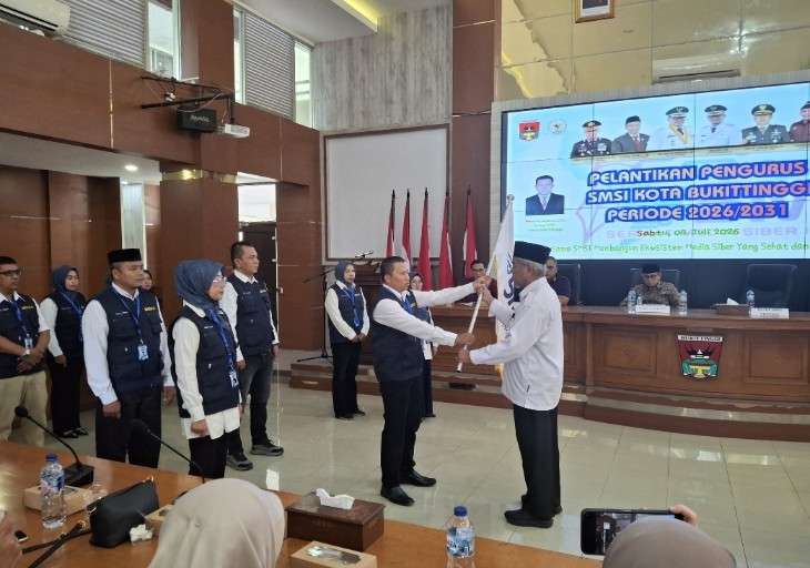smsi-kota-bukittinggi-dilantik,-roni-novendra-linda-duet-jadi-ketua-sekretaris