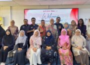 Dosen dan Mahasiswa Doktor BK UNP Bedah Artikel di UPM
