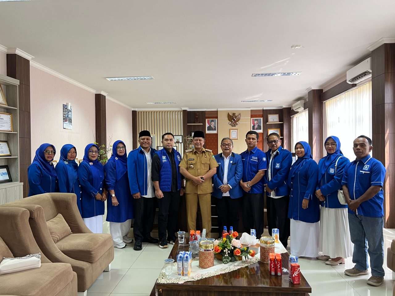 muzli-m.-nur-silaturahmi-dengan-bupati-welly-suhery,-keduanya-komit-membangun-pasaman-berkelanjutan