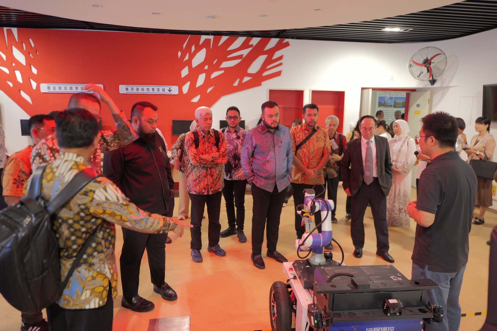 wako-fadly-amran-pimpin-pertemuan-delegasi-padang-juara-dengan-fosan-polytechnic