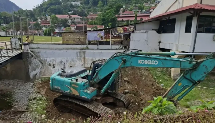 Pemkot Sawahlunto Keruk Sungai demi Jaga Estetika Kota Tua