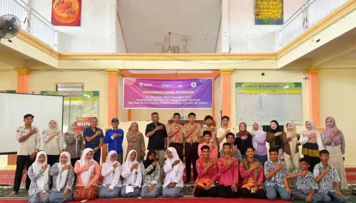 Akademisi Latih Siswa SMA Negeri 15 Padang Kendalikan DBD