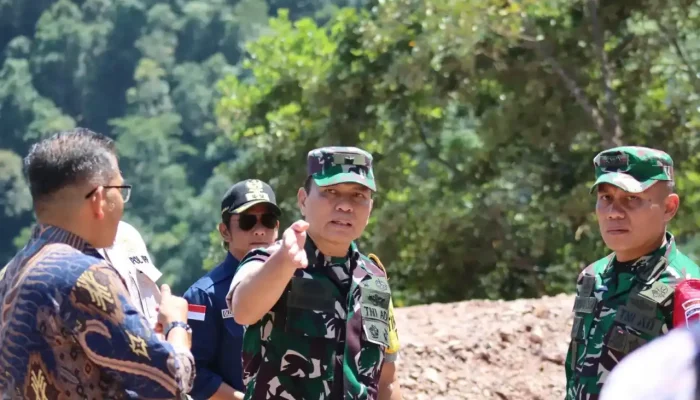 TNI AD Dorong Pemkab Limapuluh Kota Permanenkan Jalan Buluh Kasok