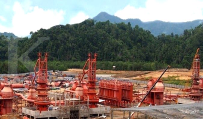 Suasana area pertambangan nikel milik PT Central Omega Resources Tbk