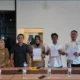 kombes-pol-teddy-fanani-dan-bill-irzano-tempuh-jalur-damai