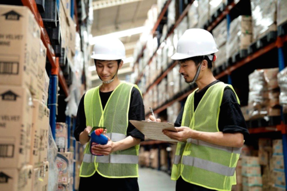 Direktur Fulfillment & Sales Blibli Alvin Hadibowo menjelaskan solusi operasional gudang untuk mitra bisnis