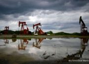 Harga Minyak Terkoreksi Usai Risiko Gangguan di Selat Hormuz Mereda