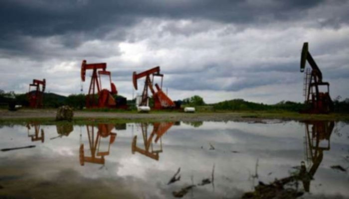 Harga Minyak Terkoreksi Usai Risiko Gangguan di Selat Hormuz Mereda
