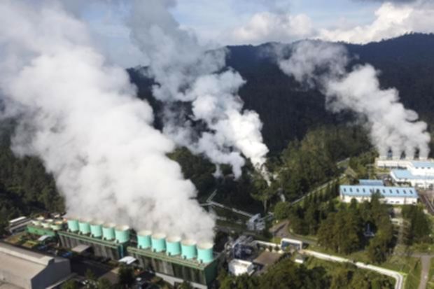 Suasana penandatanganan komitmen pengembangan proyek panas bumi oleh PT Pertamina Geothermal Energy Tbk di ajang IIGCE 2026.
