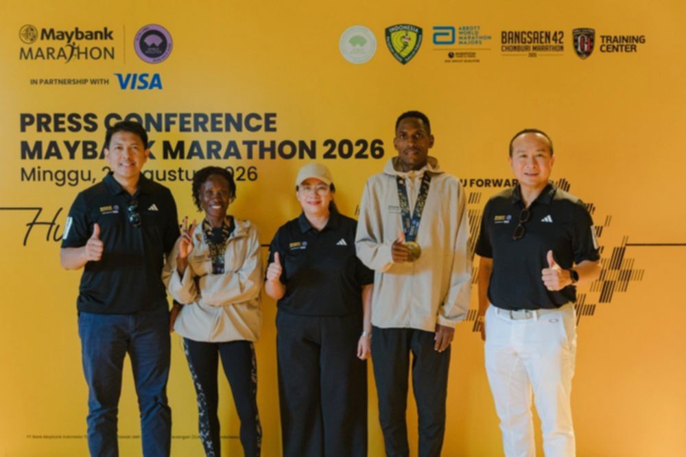 Suasana ajang lari internasional Maybank Marathon di Bali yang diikuti ribuan pelari domestik dan mancanegara.