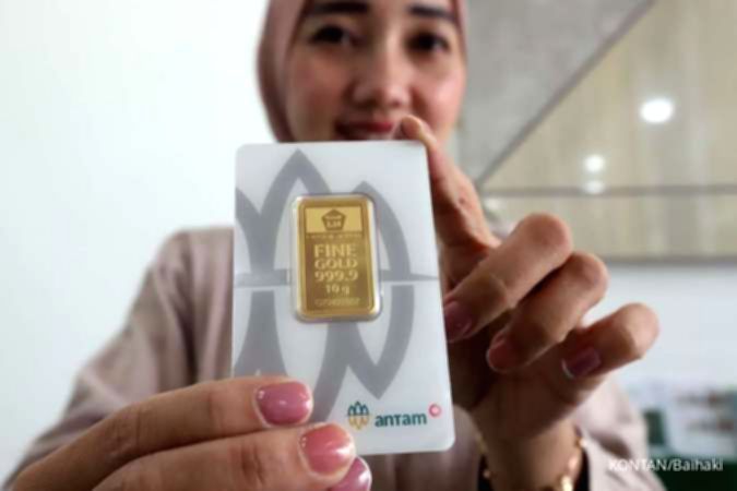 Batangan emas Antam dengan logo Logam Mulia PT Aneka Tambang Tbk