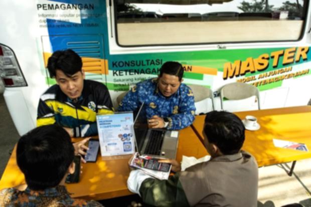 Menteri Koordinator Bidang Perekonomian Airlangga Hartarto saat memberikan keterangan pers terkait program pengembangan SDM.