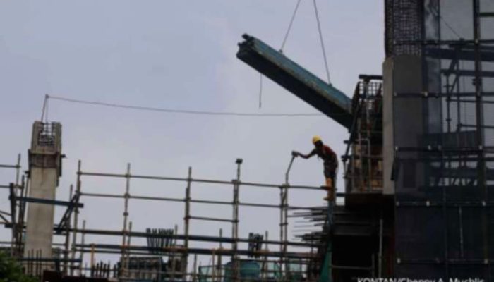 BEI Suspensi Saham ADHI Akibat Penundaan Pembayaran Bunga Obligasi