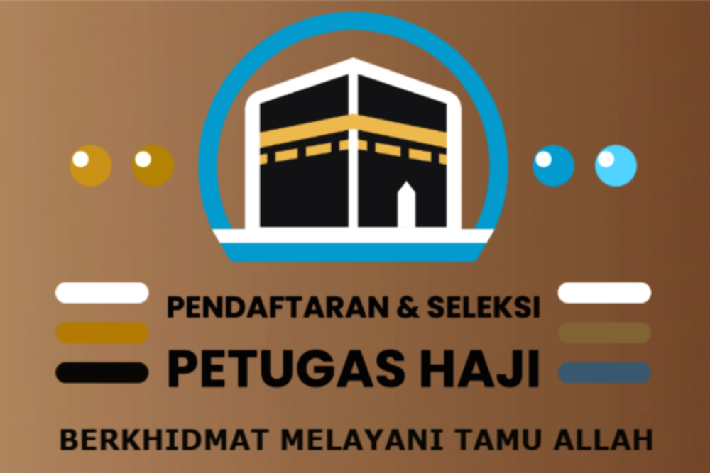 Petugas Penyelenggara Ibadah Haji sedang melayani jemaah di tanah suci