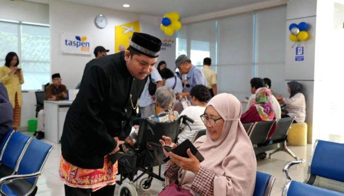 Rayakan Hari Pelanggan, Direksi TASPEN Kunjungi Langsung Rumah Pensiunan