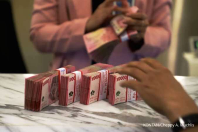 Layar aplikasi perbankan menampilkan data pemesanan instrumen investasi Sukuk Ritel seri SR025