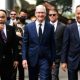 Tim Cook saat berbicara di atas panggung dalam acara peluncuran produk Apple