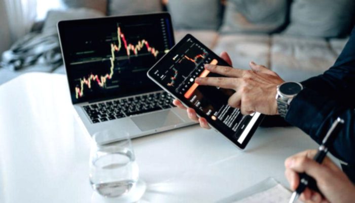 Strategi Cut Loss atau Hold Saham Saat Harga Turun
