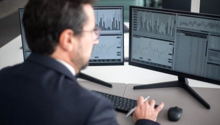 4 Strategi Investasi Efektif Saat Harga Saham Naik dan Turun