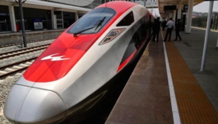 Kemenkeu Kaji Pengalihan Tanggung Jawab Utang Kereta Cepat Whoosh