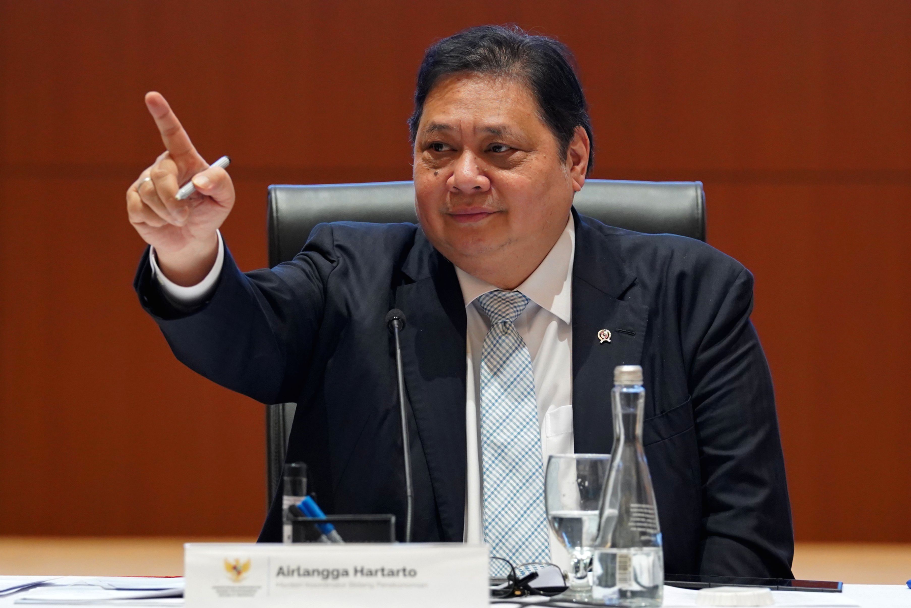 Menteri Koordinator Bidang Perekonomian Airlangga Hartarto saat memberikan keterangan terkait pengembangan ekonomi hijau.