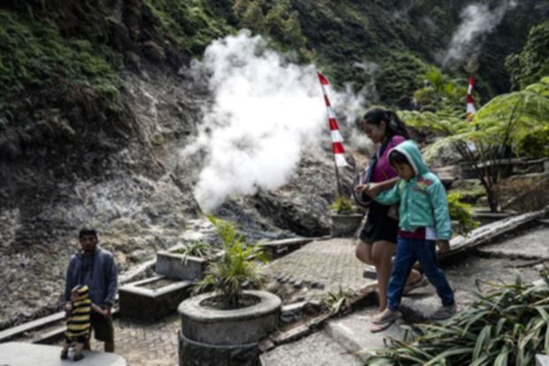 Pemandangan kawasan Gunung Ungaran di Jawa Tengah yang menjadi lokasi rencana proyek eksplorasi panas bumi PLN.