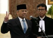 Suahasil Nazara saat menghadiri prosesi pelantikan sebagai Menteri Keuangan baru.