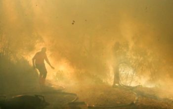 Karhutla Kawah Ijen Mulai Padam, Petugas Lanjutkan Pemadaman Udara