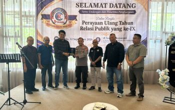 Terima Penghargaan, Rahmat Saleh Komitmen Perjuangkan Petani dan Nelayan Sumbar