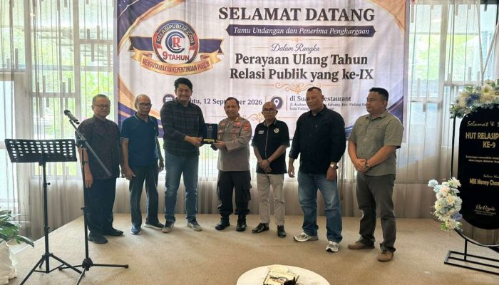Terima Penghargaan, Rahmat Saleh Komitmen Perjuangkan Petani dan Nelayan Sumbar