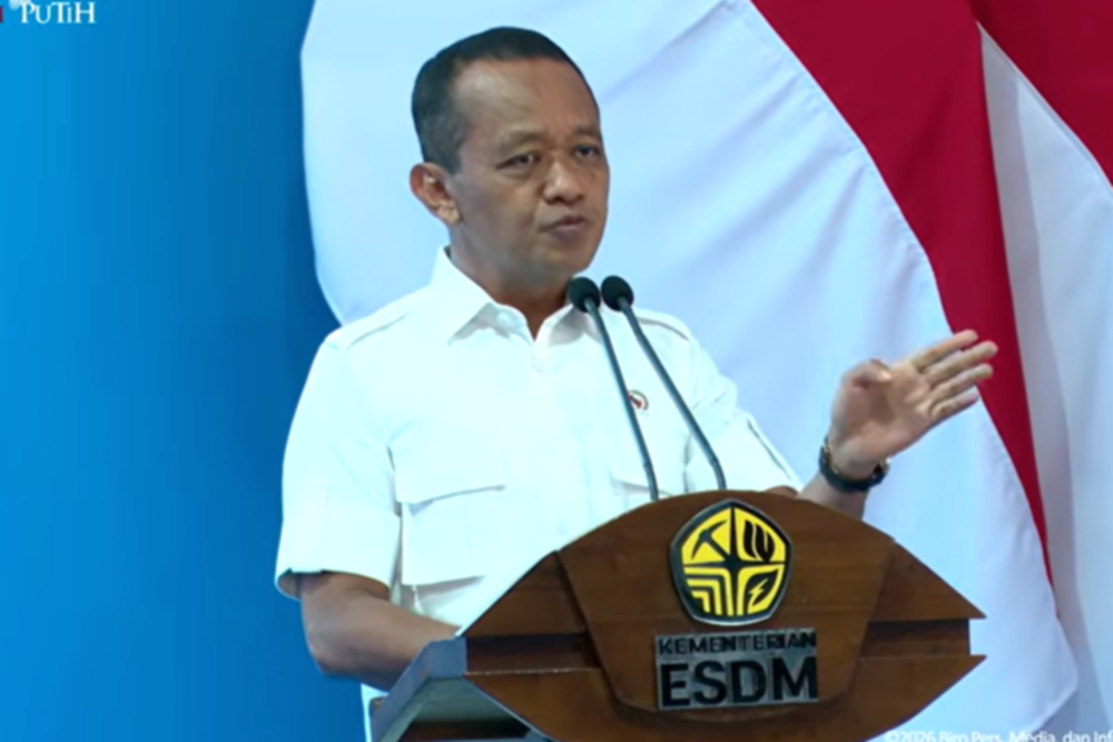Menteri ESDM Bahlil Lahadalia memberikan pemaparan dalam acara Electricity Connect 2026 di ICE BSD, Tangerang.