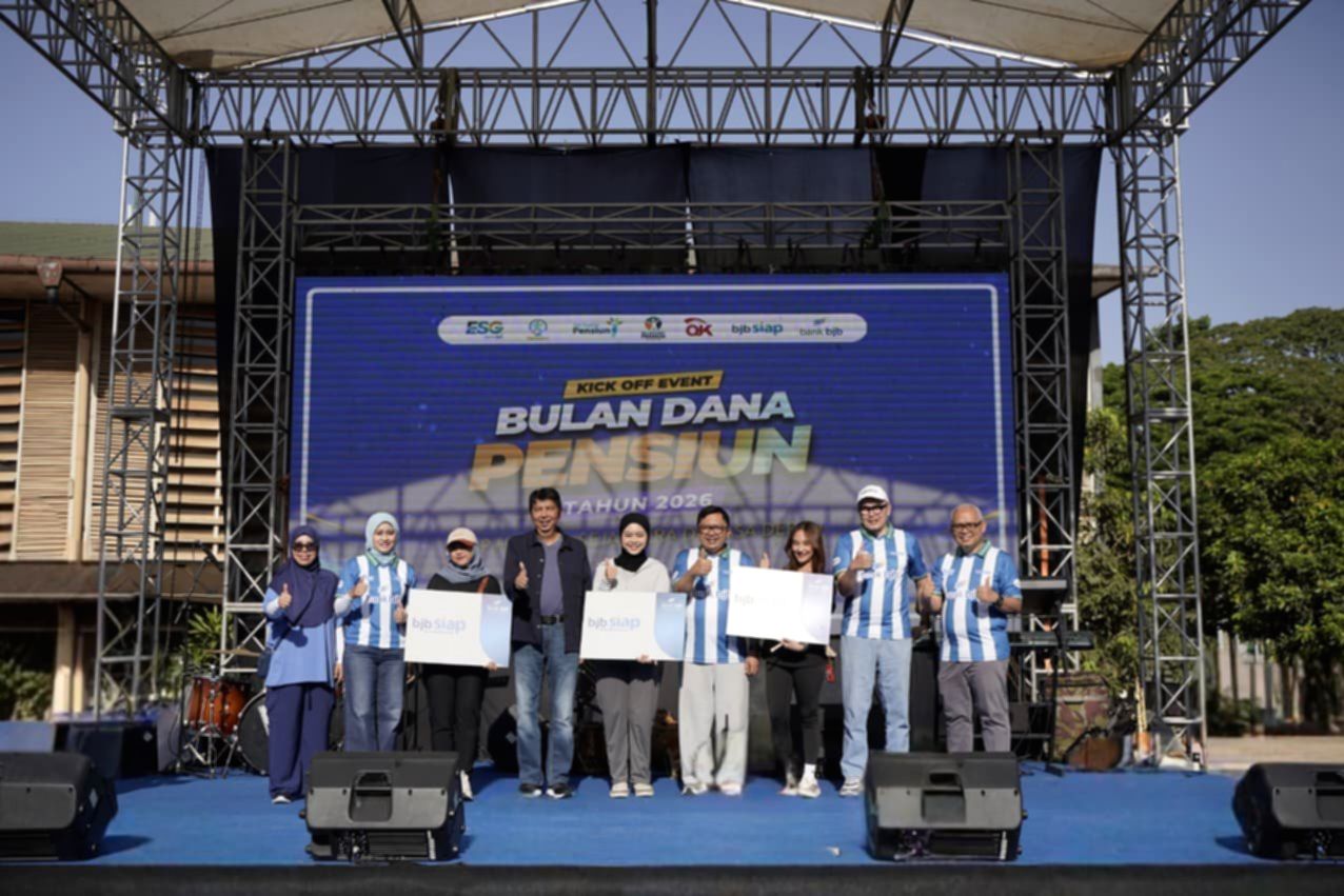 Suasana kegiatan Bulan Dana Pensiun 2026 yang diselenggarakan DPLK bank bjb di Lapangan Saparua, Bandung.