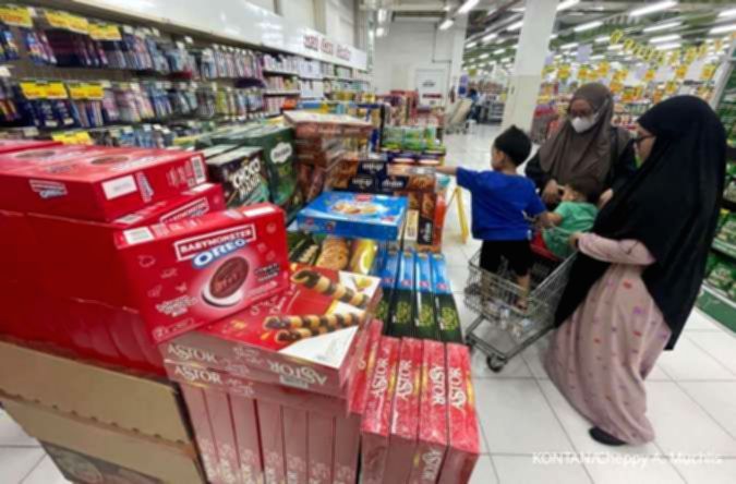 Ilustrasi bantuan sosial pemerintah untuk masyarakat berpenghasilan rendah dalam menjaga daya beli