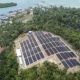 Deretan panel surya PLTS di Pulau Sembur yang mendukung kebutuhan listrik warga